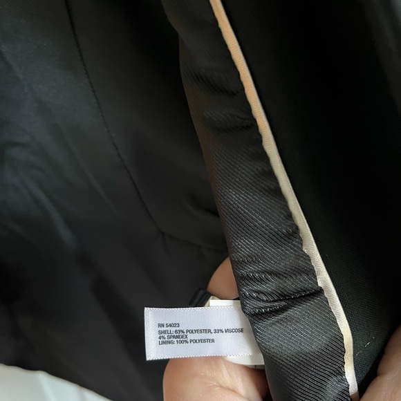 Black 2-button lined blazer - Picture 4 of 4